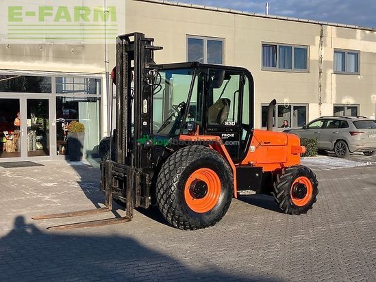 Elevadora - JCB - 930-4 t4