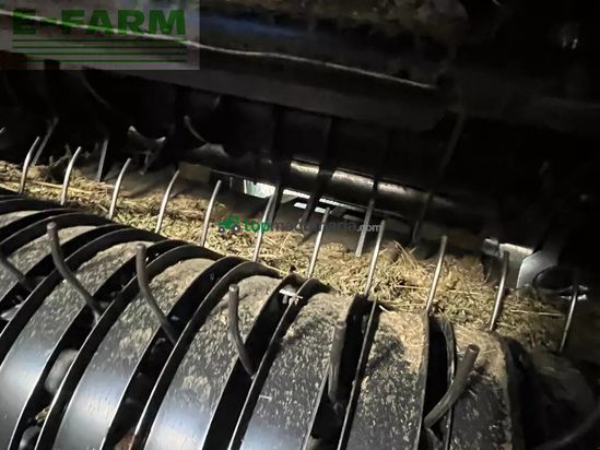 Empacadora gigant - New Holland - roll-belt 180 superfeed