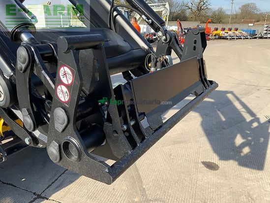 Tractor agrícola - Valtra - n175 unlimited versu tractor (st25430)