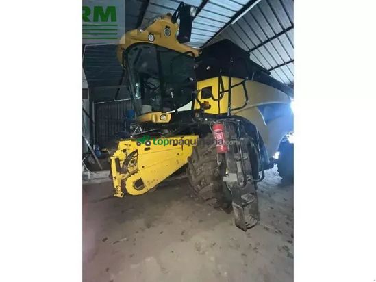 Cosechadora de Cereal - New Holland - cr980