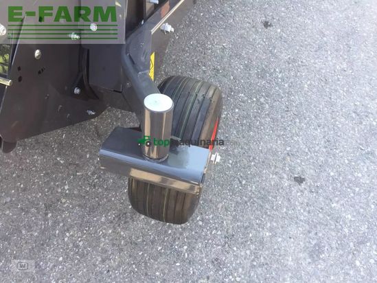 Empacadora gigant - Claas - rollant 520 rc