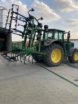 CULTIVADOR SEMICHISEL DE 23 BRAZOS ELASTOMEROS DE 35X35 EN 2 FILAS