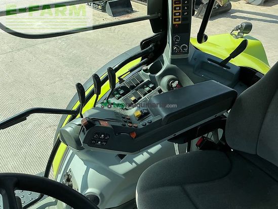 Tractor agrícola - Claas - 650 arion tractor (st26248)
