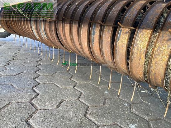 Empacadora gigant - New Holland - br 7060 crop cutter