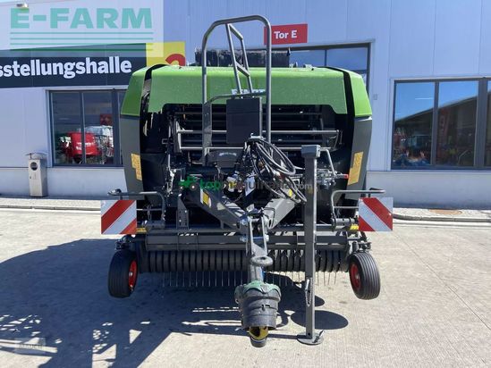 Empacadora gigant - Fendt - rotana 160 v xtra