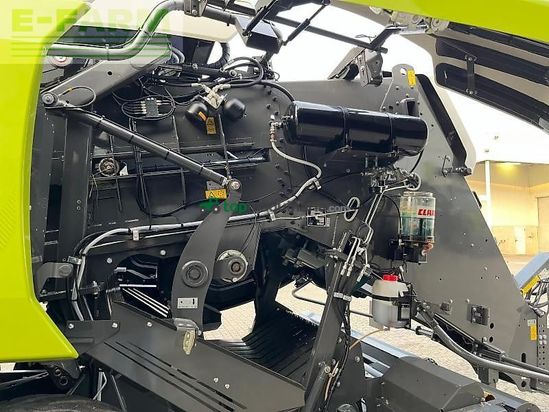 Empacadora gigant - Claas - quadrant 5300 fc t+st