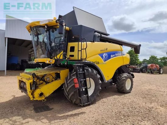 Cosechadora de Cereal - New Holland - cr9080