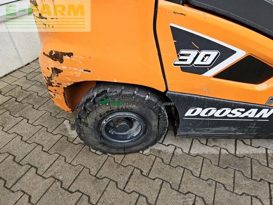Elevadora - Doosan - d30s-9