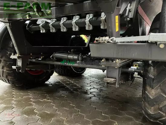 Empacadora gigant - Claas - quadrant 5300 fc + krassort sc 180