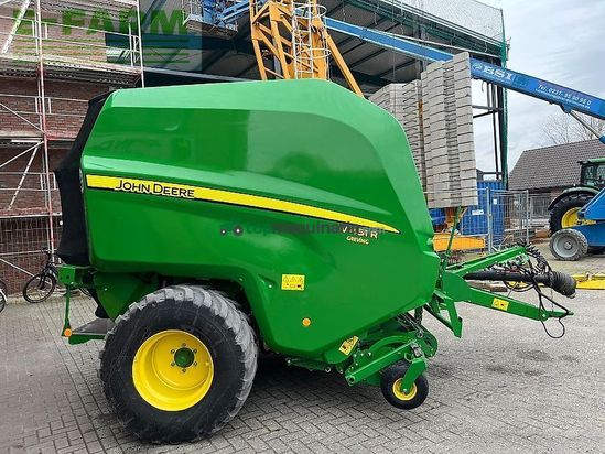 Empacadora gigant - John Deere - v451r