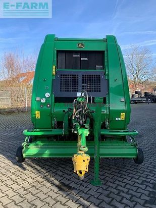 Empacadora gigant - John Deere - 864