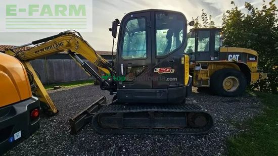 Excavadora - New Holland - e60c