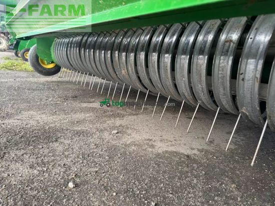 Empacadora gigant - John Deere - v461m