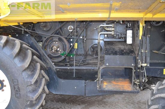 Cosechadora de Cereal - New Holland - csx 7040