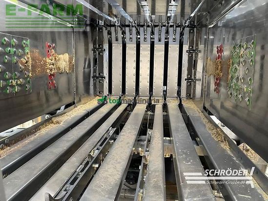 Empacadora gigant - Claas - quadrant 3300 rc