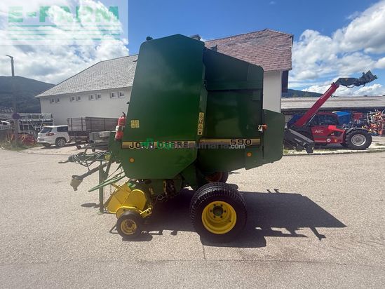 Empacadora gigant - John Deere - 590