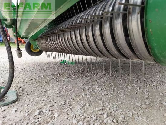 Empacadora gigant - John Deere - v461m