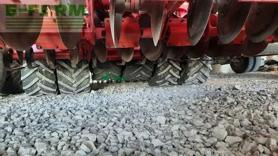 Sembradora directa - Pöttinger - terrasem c6