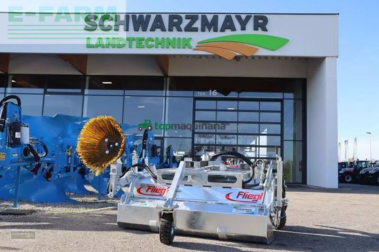 Riego -  - fliegl agrocenter kehrmaschine 1550