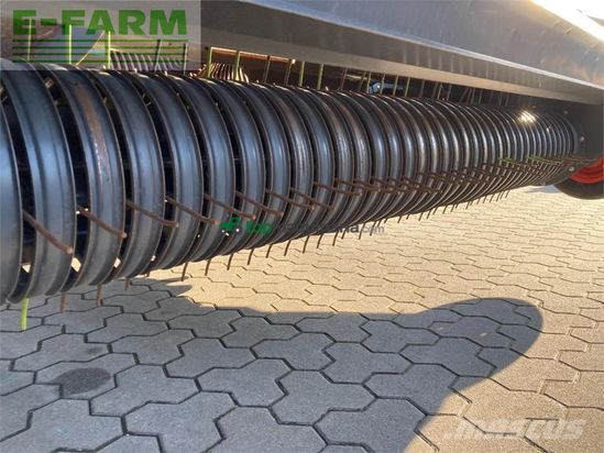 Empacadora gigant - Claas - quadrant 5300 fc