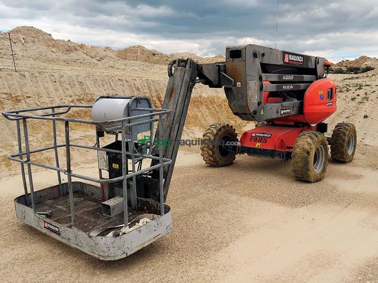 Brazo MANITOU 160ATJ EJE OSCILANTE