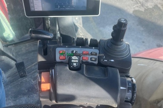  TRACTOR MASSEY FERGUSON 8740 VT