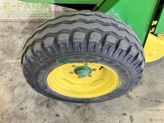 Empacadora gigant - John Deere - 550