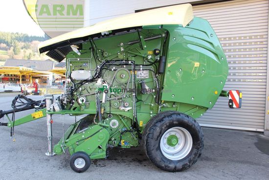 Empacadora gigant - Krone - comprima v 150 xc