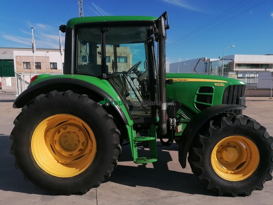 Tractor agrícola - John Deere - 6230