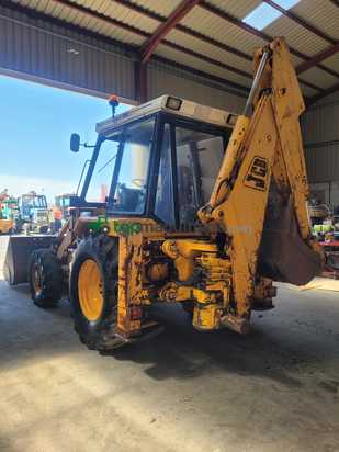  Retroexcavadora JCB Modelo 3D 