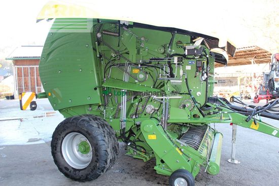 Empacadora gigant - Krone - comprima v 150 xc