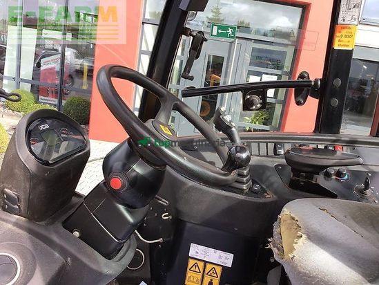 Minicargadora - JCB - tm220