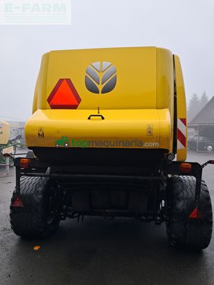 Empacadora gigant - New Holland - roll-belt 150