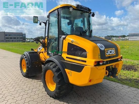 Telescopica - JCB - tm 220 - 40 km/h