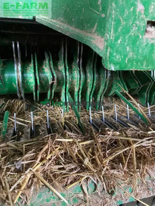 Empacadora gigant - John Deere - v 461 m rc 13 filet