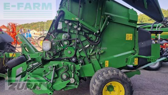 Empacadora gigant - John Deere - v451m
