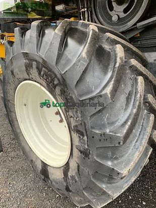 Cosechadora de Cereal - New Holland - cx780