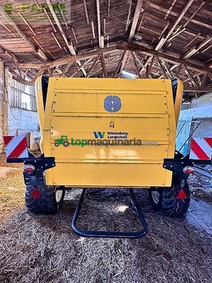 Empacadora gigant - New Holland - br 6090 / roll-bar 125