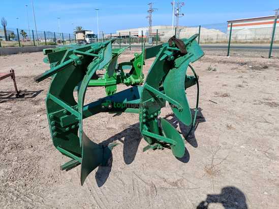 Arado vertedera agrícola compacta de 2 cuerpos