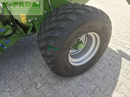 Empacadora gigant - Krone - comprima v 150 xc x-treme