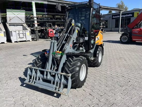 Telescopica - Giant - 2700 hd+ mit kabine euro  heckhydraulik kat 2