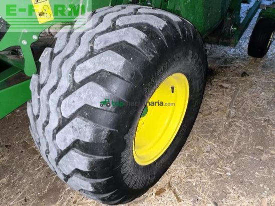 Empacadora gigant - John Deere - v451m