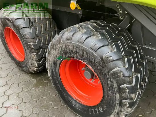 Empacadora gigant - Claas - quadrant 5300 fc + krassort sc 180