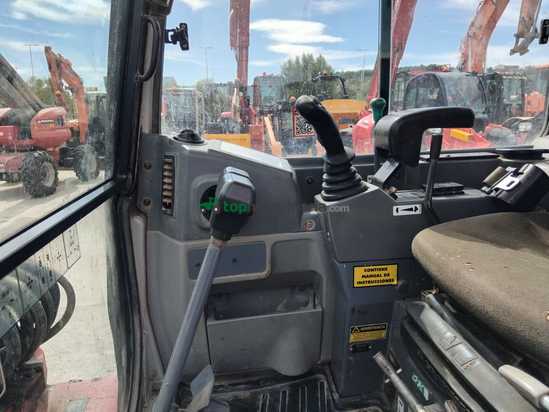 Miniexcavadora TAKEUCHI TB250