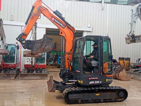 Miniexcavadora DEVELON DX50Z-7