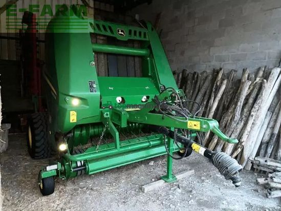 Empacadora gigant - John Deere - v451m