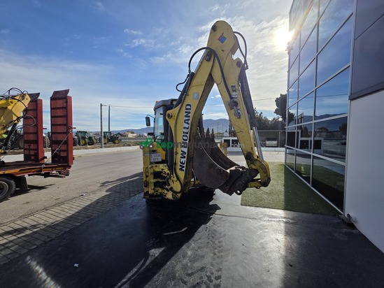 Retroexcavadora - New Holland B100B