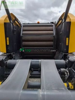 Empacadora gigant - New Holland - rb 125 combi