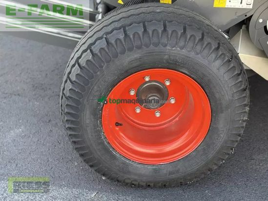 Empacadora gigant - Claas - variant 560 rc trend