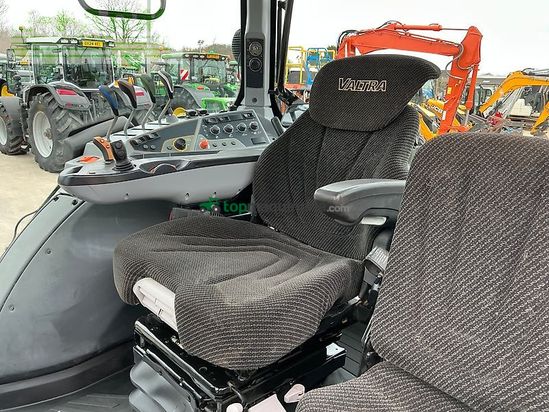 Tractor agrícola - Valtra - t174 active tractor (st26000)